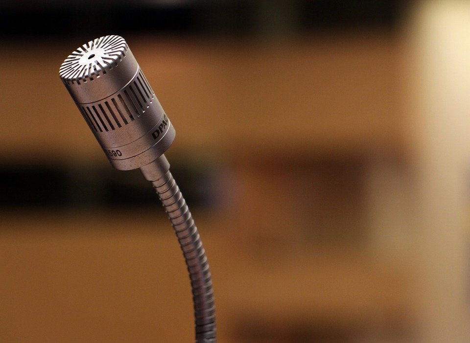 microphone-2316268_960_720
